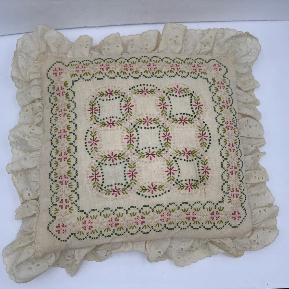Vtg Accent Pillow Cottage Country Classic Handmade Embroidered & Eyelet Lace